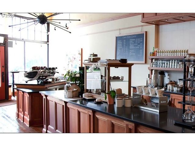 5715 Ne SACRAMENTO St 11, Portland, OR 97213