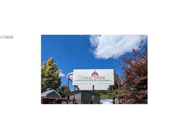 5715 Ne SACRAMENTO St 11, Portland, OR 97213