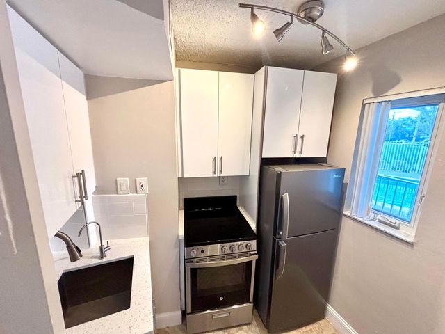 431 W Camino Real 5, Boca Raton, FL 33432