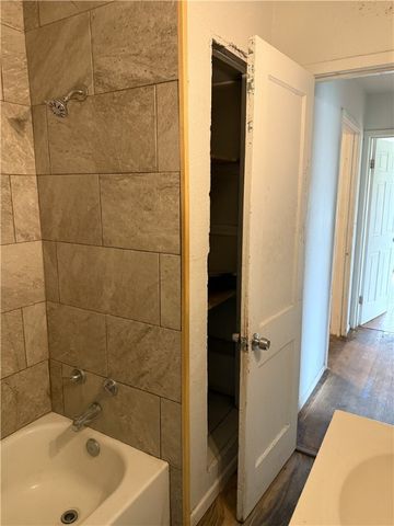 1809 Trenton Dr, Corpus Christi, TX 78404