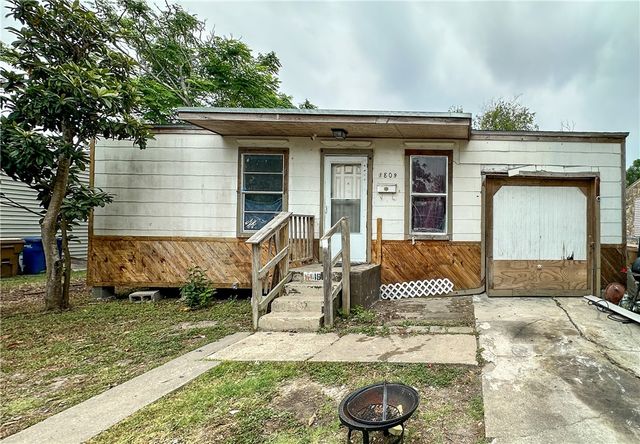 1809 Trenton Dr, Corpus Christi, TX 78404