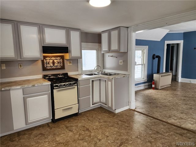 23 Waverly Street, New Albion, NY 14719