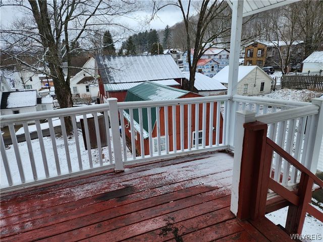 23 Waverly Street, New Albion, NY 14719