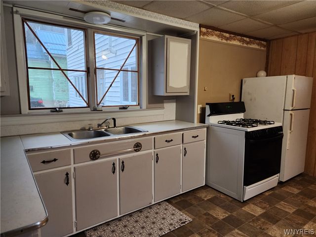 23 Waverly Street, New Albion, NY 14719