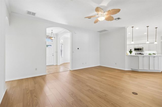 24445 MADEWOOD AVENUE, Leesburg, FL 34748