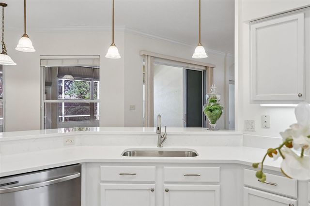 24445 MADEWOOD AVENUE, Leesburg, FL 34748