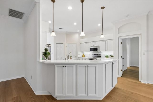 24445 MADEWOOD AVENUE, Leesburg, FL 34748