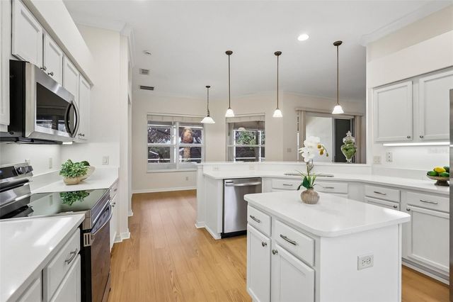 24445 MADEWOOD AVENUE, Leesburg, FL 34748