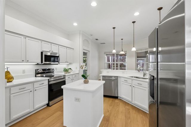 24445 MADEWOOD AVENUE, Leesburg, FL 34748