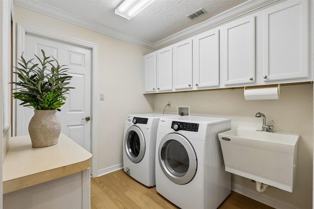 24445 MADEWOOD AVENUE, Leesburg, FL 34748