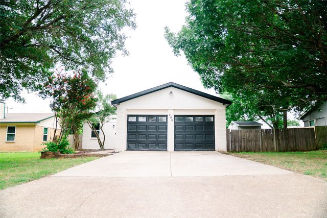 808 Hollow Creek Road, Burleson, TX 76028