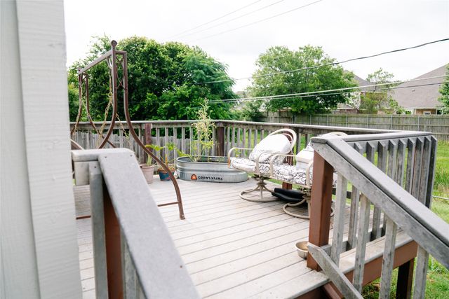 808 Hollow Creek Road, Burleson, TX 76028