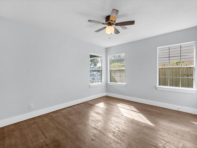 4218 Crenshaw Street, Houston, TX 77017