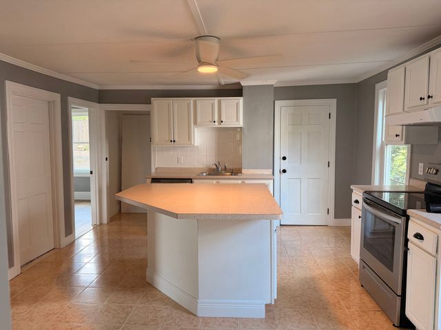 17 Davis St 1, Plymouth, MA 02360