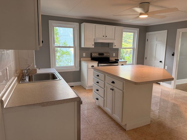 17 Davis St 1, Plymouth, MA 02360