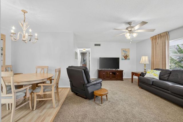 111 Shore Court 301, North Palm Beach, FL 33408