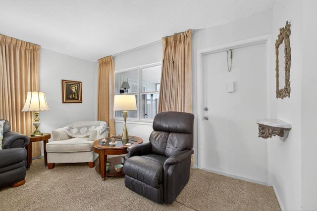 111 Shore Court 301, North Palm Beach, FL 33408