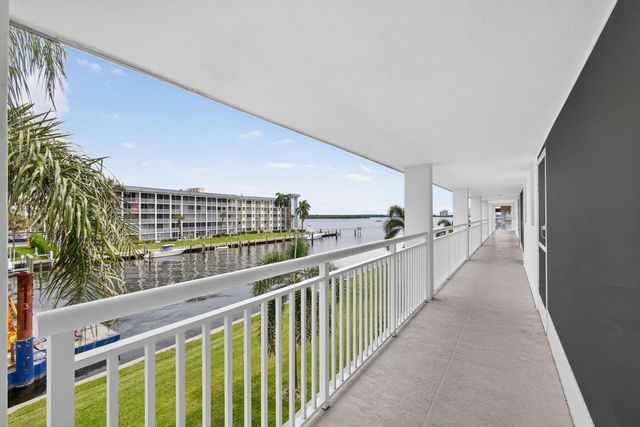 111 Shore Court 301, North Palm Beach, FL 33408