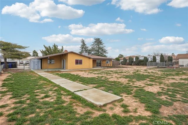 13954 Cronese Road, Apple Valley, CA 92307