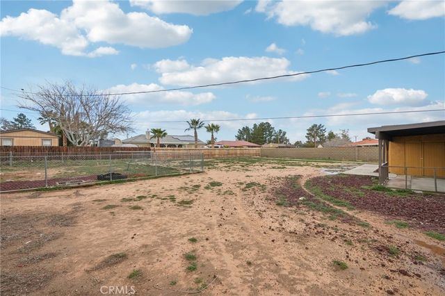 13954 Cronese Road, Apple Valley, CA 92307