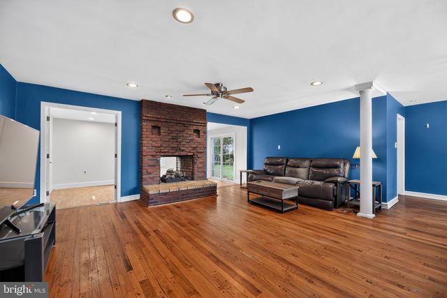 102 E HARVARD AVE, Stratford, NJ 08083