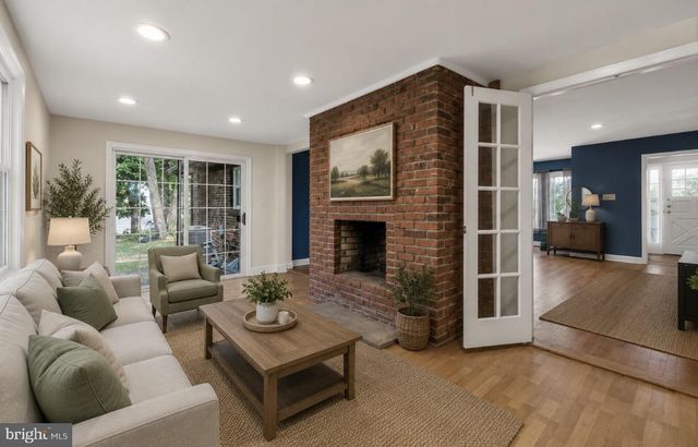 102 E HARVARD AVE, Stratford, NJ 08083