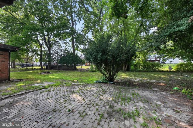 102 E HARVARD AVE, Stratford, NJ 08083