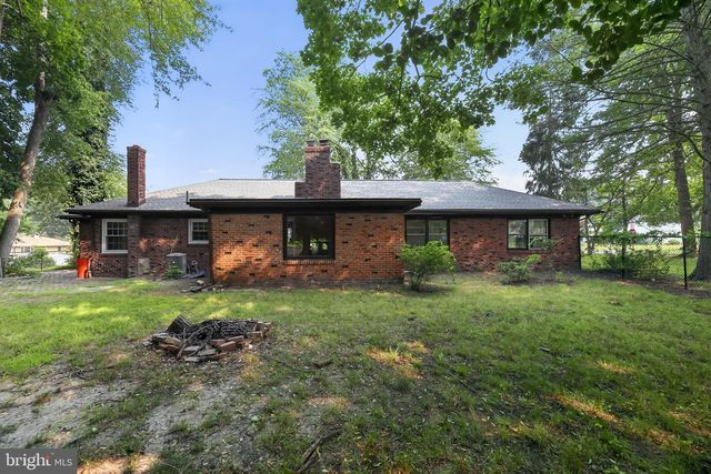 102 E HARVARD AVE, Stratford, NJ 08083