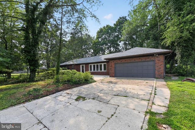 102 E HARVARD AVE, Stratford, NJ 08083