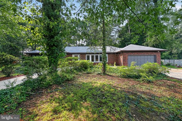 102 E HARVARD AVE, Stratford, NJ 08083