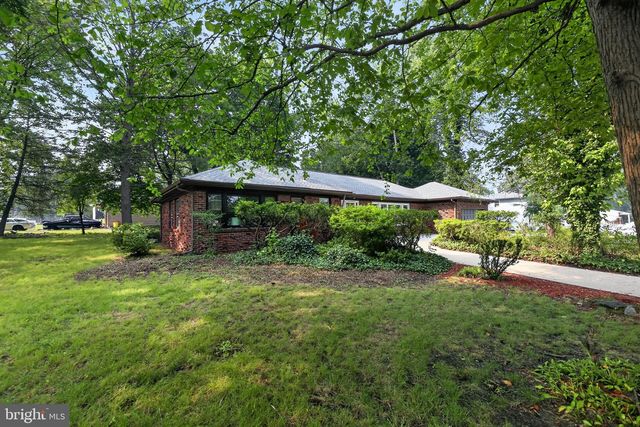 102 E HARVARD AVE, Stratford, NJ 08083