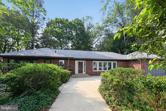 102 E HARVARD AVE, Stratford, NJ 08083