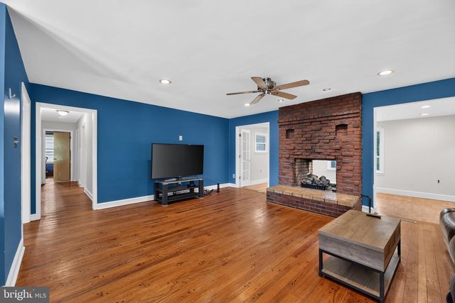 102 E HARVARD AVE, Stratford, NJ 08083