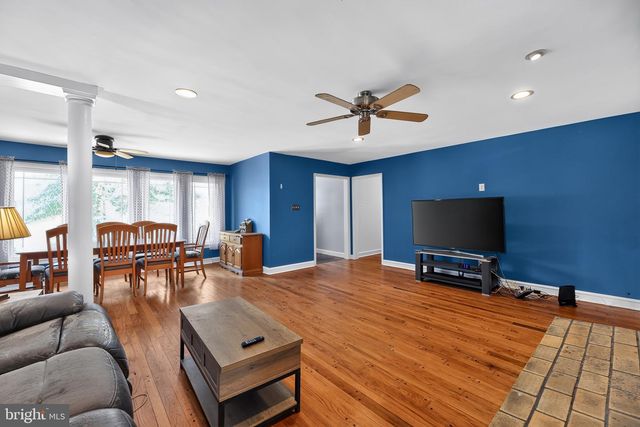 102 E HARVARD AVE, Stratford, NJ 08083