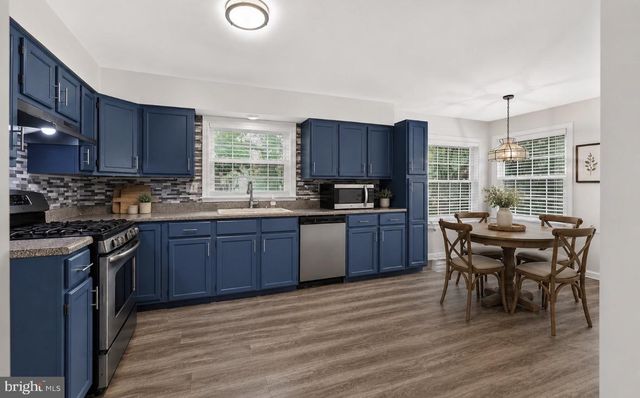 102 E HARVARD AVE, Stratford, NJ 08083