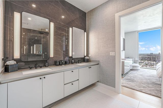 1711 Allen Parkway 2704, Houston, TX 77019