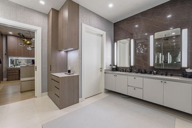 1711 Allen Parkway 2704, Houston, TX 77019