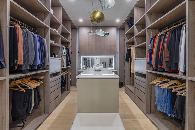 1711 Allen Parkway 2704, Houston, TX 77019