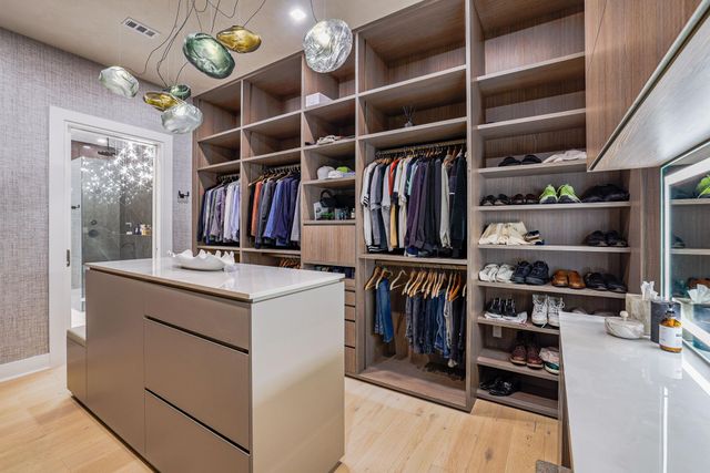 1711 Allen Parkway 2704, Houston, TX 77019