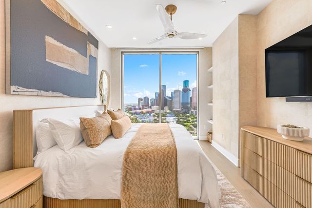 1711 Allen Parkway 2704, Houston, TX 77019