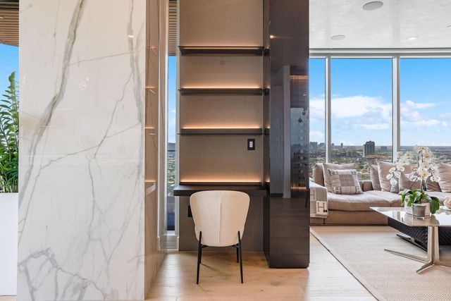 1711 Allen Parkway 2704, Houston, TX 77019