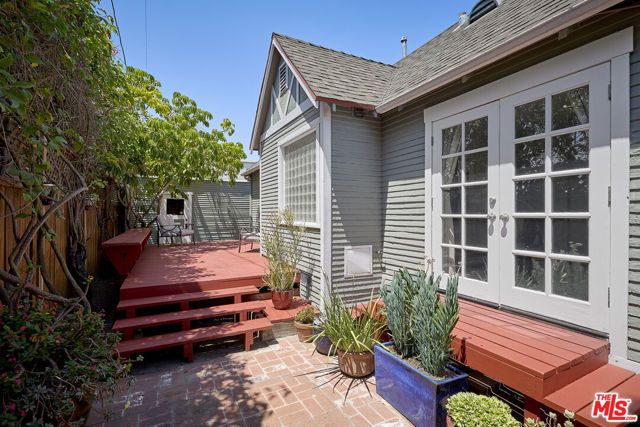5960 Airdrome Street, Los Angeles, CA 90035