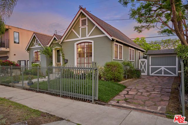 5960 Airdrome Street, Los Angeles, CA 90035