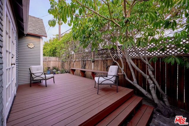 5960 Airdrome Street, Los Angeles, CA 90035
