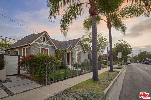 5960 Airdrome Street, Los Angeles, CA 90035