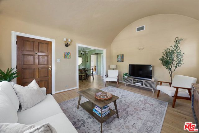 5960 Airdrome Street, Los Angeles, CA 90035