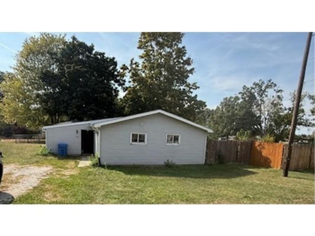 521 N Mulberry Street, Churubusco, IN 46723