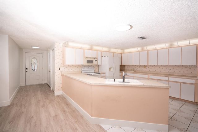 7003 FOUNTAIN AVENUE, Tampa, FL 33634