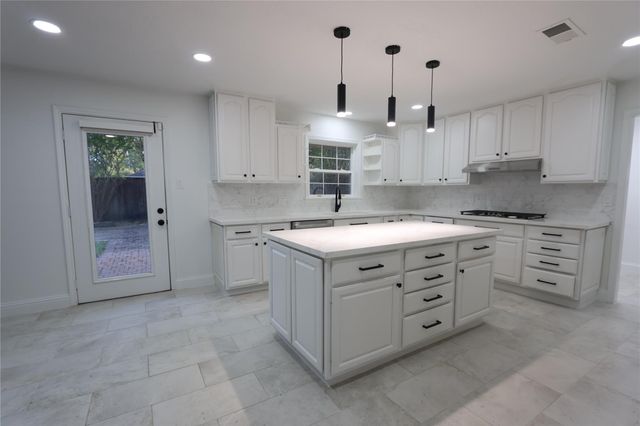 4839 Mcdermed Drive, Houston, TX 77035