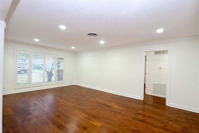 4839 Mcdermed Drive, Houston, TX 77035